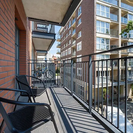 Dark In Center With Desk And Balcony By Renters فروتسواف