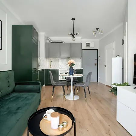 Appartamento Dark In Center With Desk And Balcony By Renters Breslavia