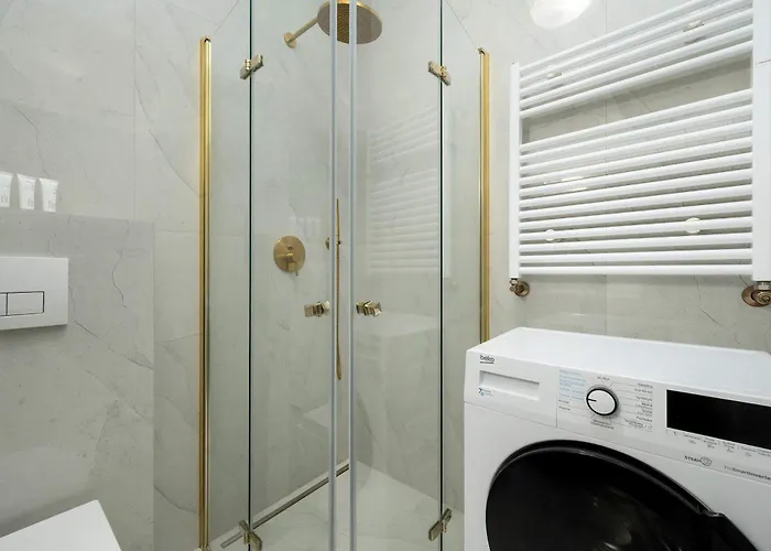 Apartment Dark In Center With Desk And Balcony By Renters