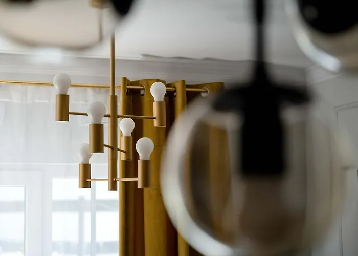 Apartment Dark In Center With Desk And Balcony By Renters *