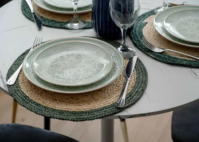 Apartment Dark In Center With Desk And Balcony By Renters *