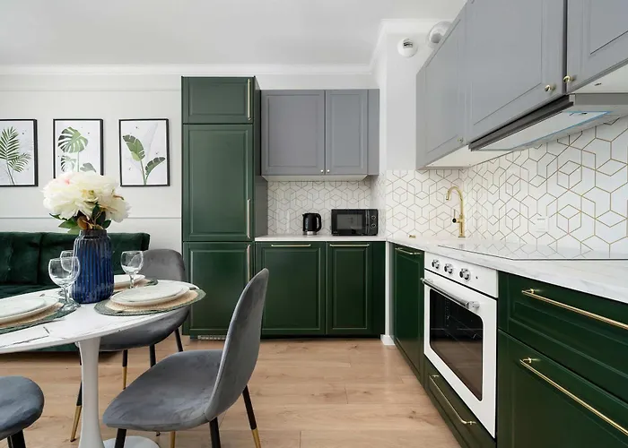 Dark In Center With Desk And Balcony By Renters *